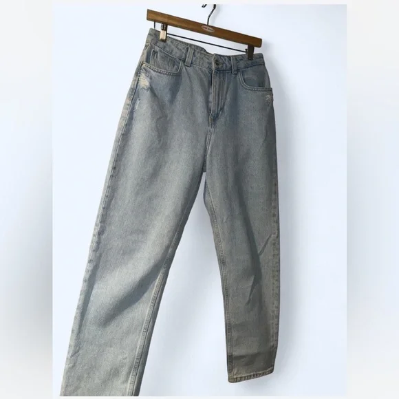 Zara High Rise Light Blue Jeans - Picture 2 of 5